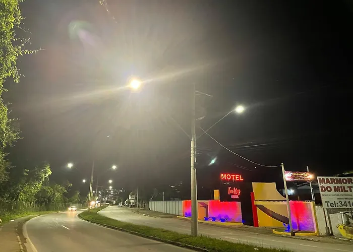 Free Way Motel